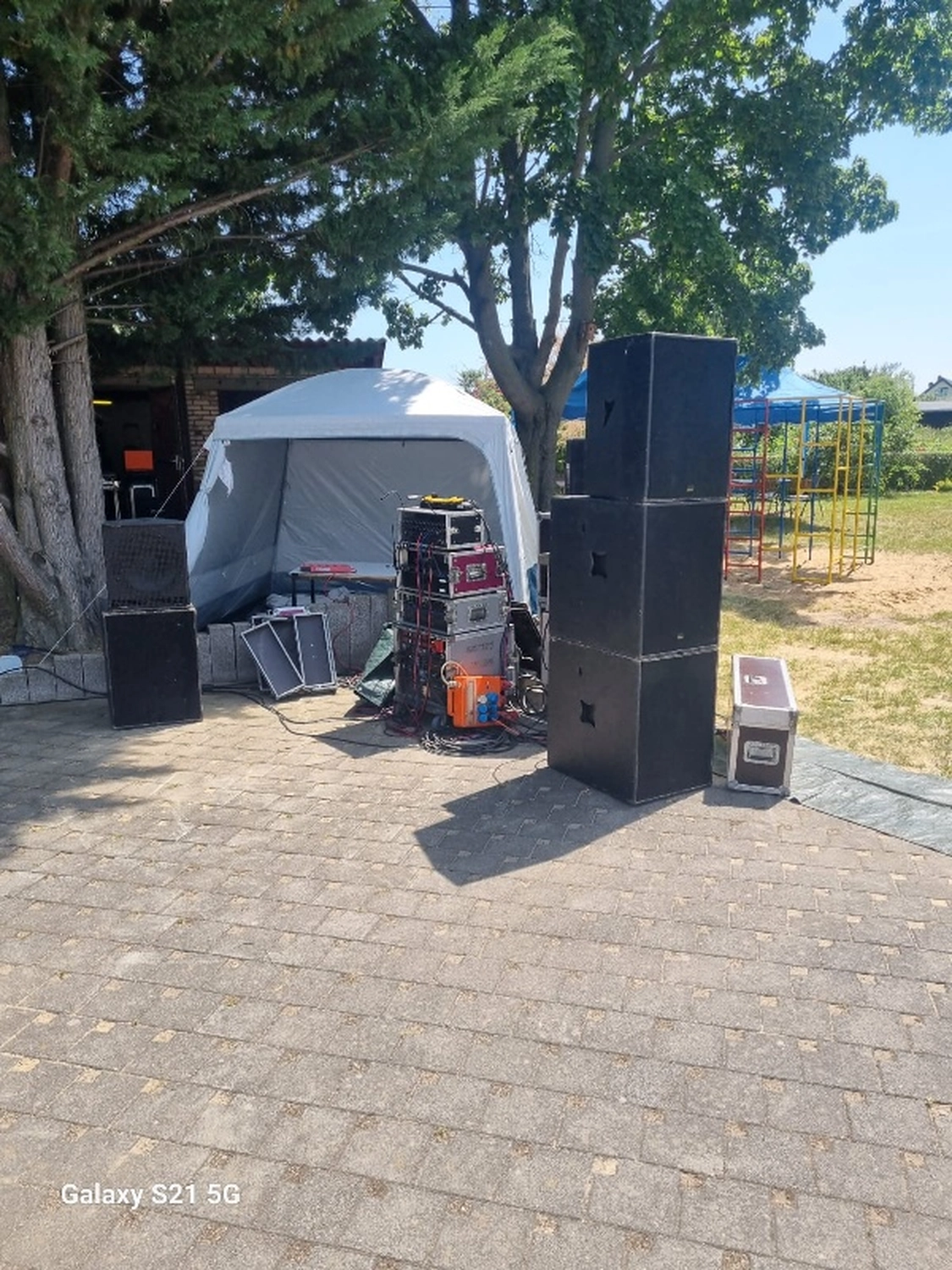 Ebert's Dienstleistungen & Feen GmbH - alltägliche Hausarbeit - Bühnenbildkästen